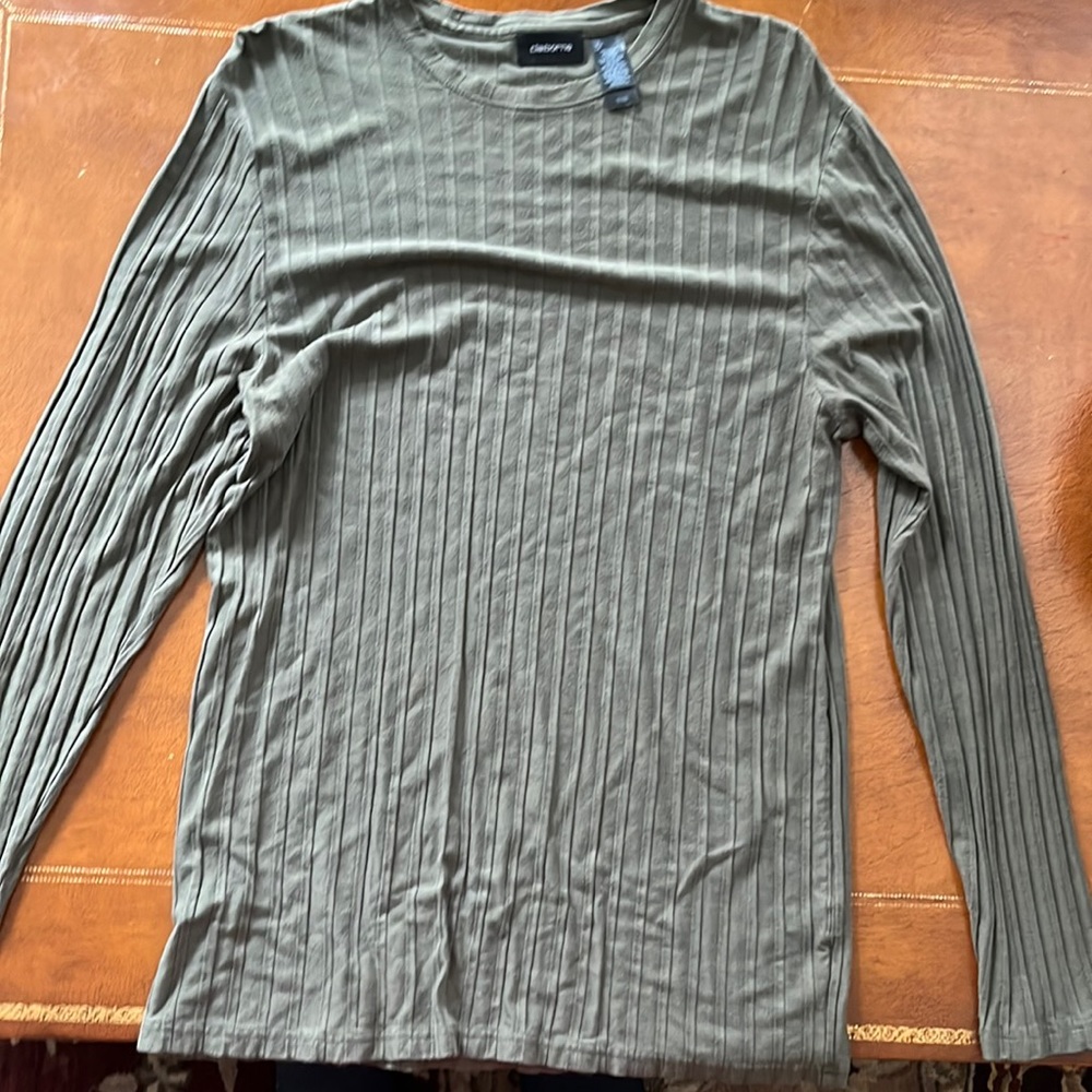 Claiborne Men’s Large Olive long sleeve shirt